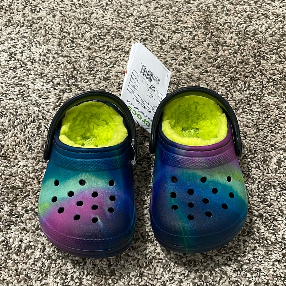Fuzzy crocs size C4